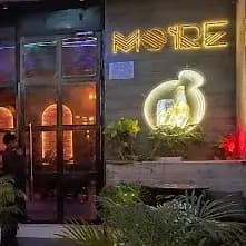 Moire Cafe Lounge & Bar